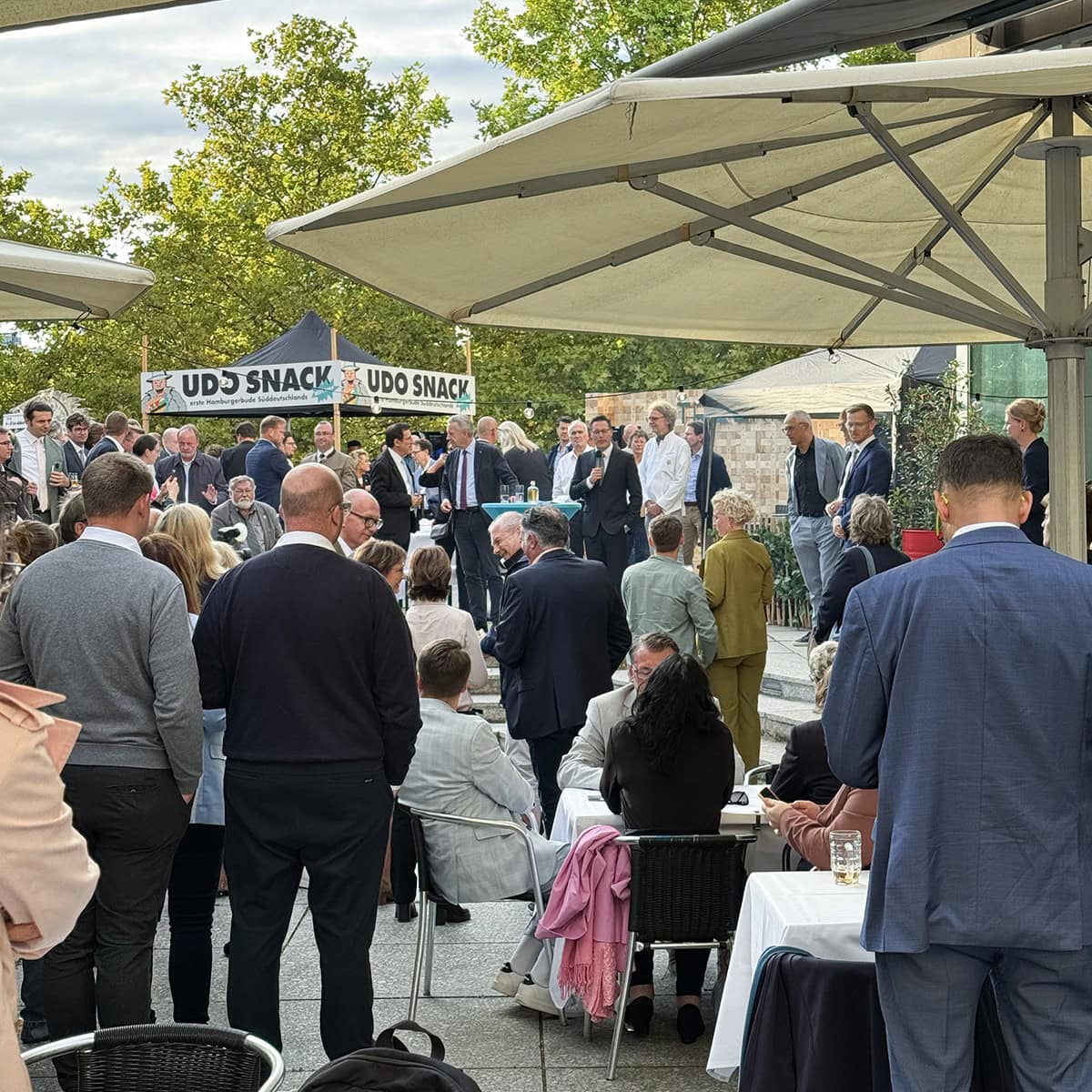 Christoph Stetter beim MediaSommer der CDU-Fraktion BW in Stuttgart mit Manuel Hagel und Christian Wulff und weiteren rund 700 Gästen